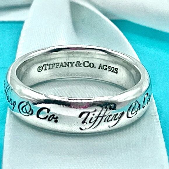 Tiffany & Co. Wide Notes Script Silver Ring - Sz 7.5 - Picture 11 of 16